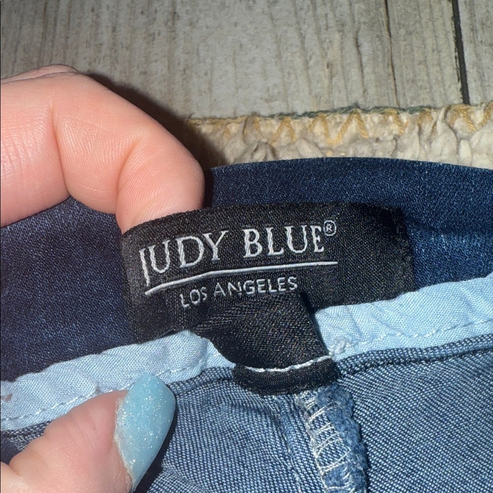 Judy Blue Jeans - Picture 4 of 6